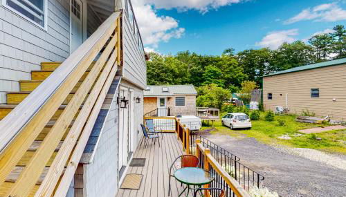 Shorebreeze Inn - Photo 2