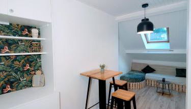 Sous la tour - Foto 2