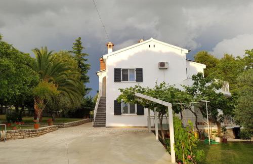 Villa Rosa with yard and children's playground - Foto 6