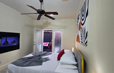 Game & Soak Retreat 3BR Private Jacuzzi Pool Table - Foto 40