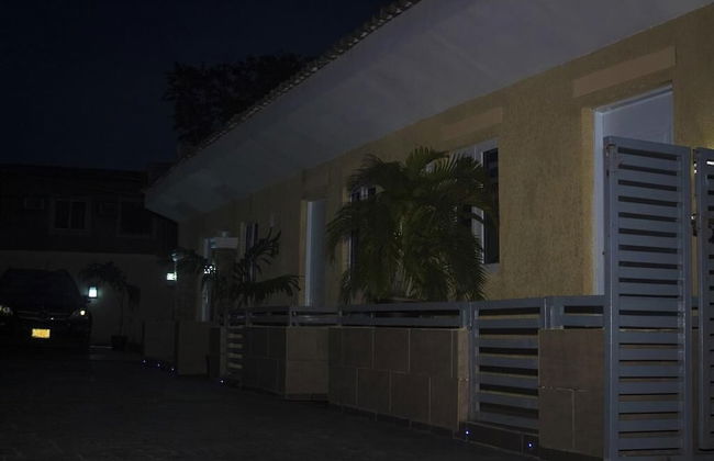 Premiership UK Suites - Photo 31