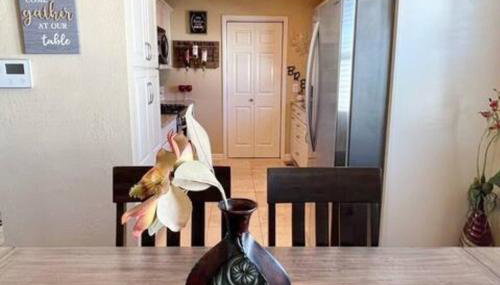 2 Bdrm Home with 3 beds mins from Casino - Foto 4