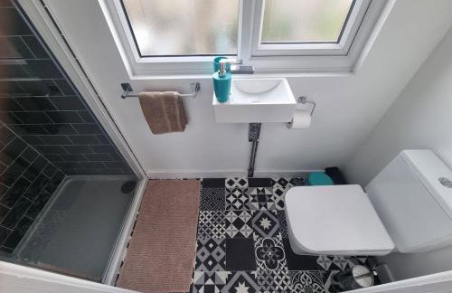 Spacious 4-Bedroom Home - Foto 14