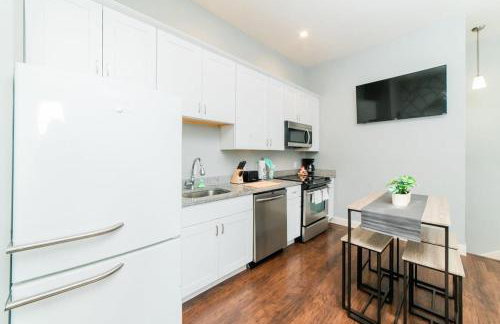 Modern Chic Suite - Amazing Location - GroupStay - Foto 7