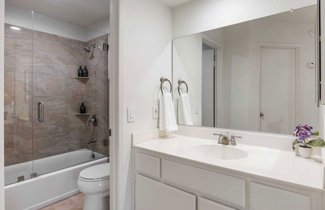 Walk to Beach Pool, Hot Tub, Private Patio, Parking Seabreeze Retreat - Foto 21