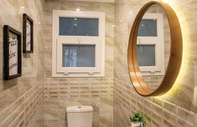 Xuru Stays I Waterfront Designer 2BR - 5 min to Airport - Foto 20