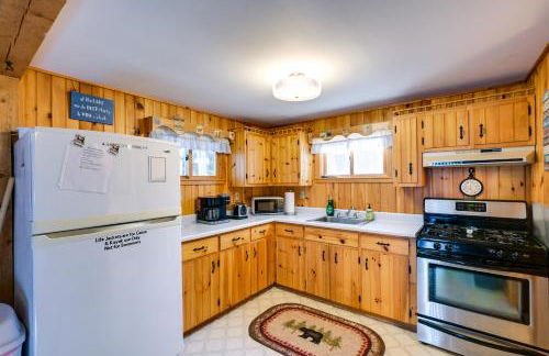 Cozy Chemo Pond Cabin with Dock and Waterfront Views - Photo 8