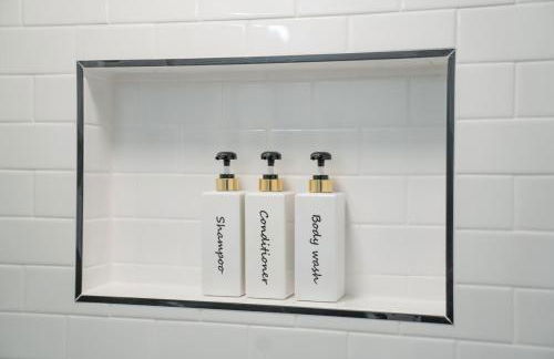 DT DFW Chic Free Parking and Pool In Medical District - Foto 11