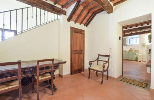 Beautiful Apartment In Cortona With Swimming Pool - Foto 24