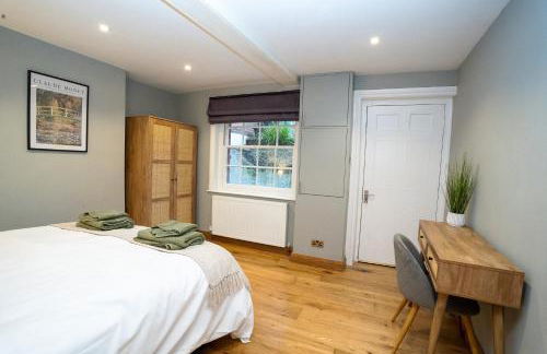 4 Bedroom Winchester Town House, central, parking - Foto 43