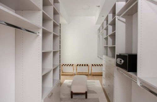 Premier Penthouses and Apartment with Captivating Views of Millennium Park - Photo 31