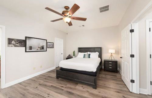 Upstay Spacious Home Duplex for Group of 17 - Photo 2