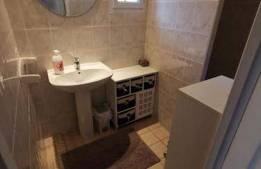 T2 indépendant terrasse et piscine au calme Var sud de la France - Foto 12