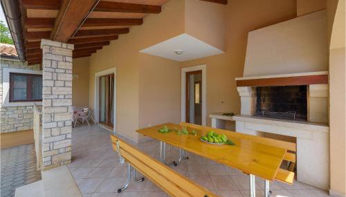 Three-Bedroom Holiday Home In Tinjan - Foto 4
