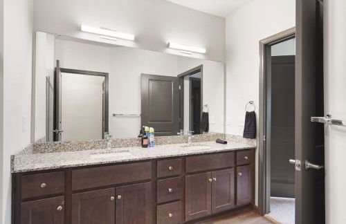 3BR King Bed Balcony North Raleigh - Foto 29