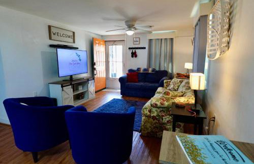 White Picket Fence - EV Charger! - Foto 19