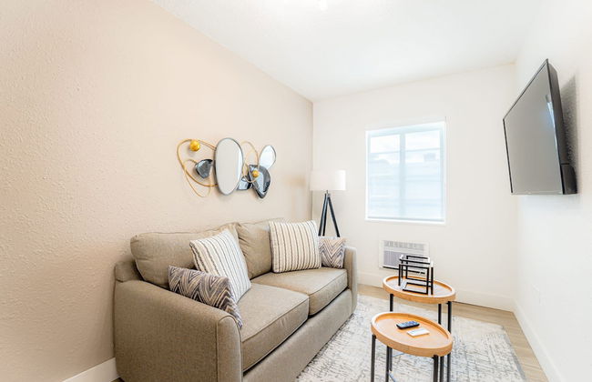 TWO Bedroom Apartment - Photo 25