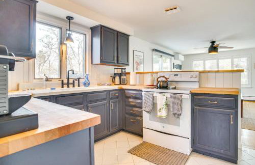 1 Mi to Sand! Mid-Cape Chatham with Furnished Deck - Foto 12