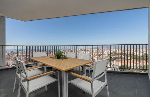 Málaga Urban Sky 23º - Photo 1