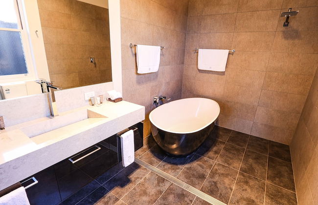 Mansi on Raymond - Photo 62