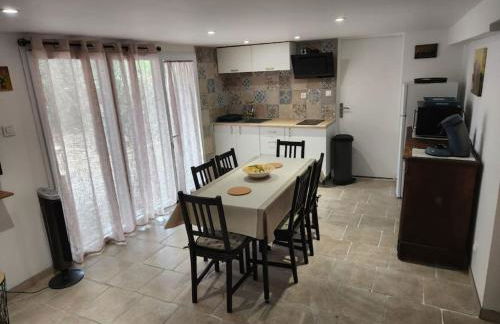 L'étape méditerranéenne logement 4-6 personnes avec parking privé - Foto 3