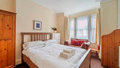 Convenient 4 Bed Homely Retreat in Wolverhampton - Foto 5