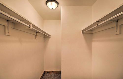 Flathead Lake Getaway with Balcony, Fireplace! - Foto 18