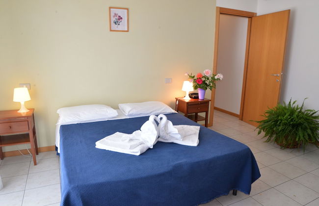 Room in Apartment - Two-room Apartment - Foto 4