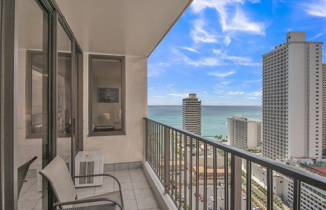 High Rise Ocean View Waikiki Condo, FREE Parking & Wi-Fi by Koko Resort Vacation Rentals - Foto 9