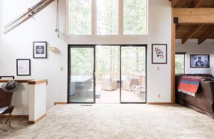 Wolfe by AvantStay | 5mins NorthStar! Fireplace, 2 Private Decks! - Foto 16