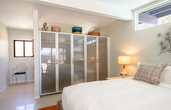 Lux Desert Retreat 4BR Pool Spa Stunning Views - Photo 34