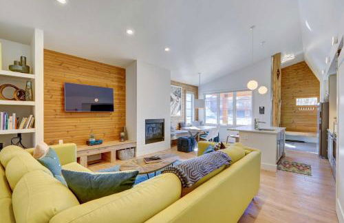 Fireplace and Deck Modern Cabin in Grand Lake! - Foto 2