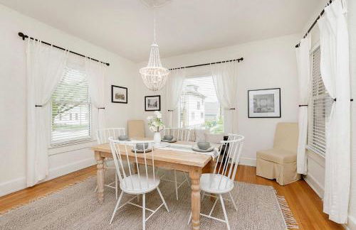 Family Haven with Hot Tub-Near Downtown Indy - Foto 5