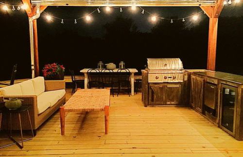 FIXER UPPER’s Original BARNDOMINIUM!! Sits on Private 16 wooded acres & lake - Foto 24