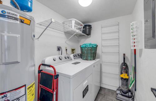 New Listing! Dog-friendly direct oceanfront with private balcony and heated rooftop pool - Foto 35