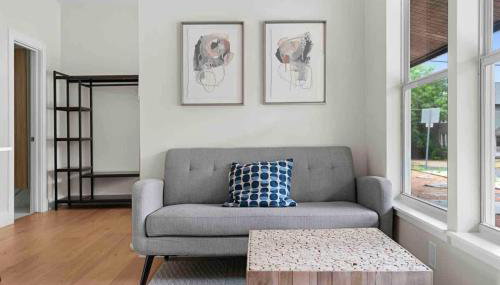 Superb location steps to DT and UT - Foto 2