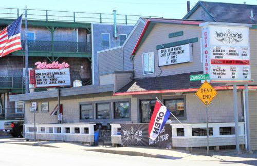 Steps to Beach Fully Renovated Sleeps 6 - Photo 37