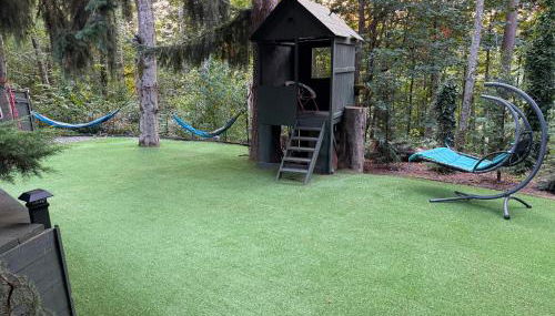 Beautiful place with a great location, free parking, WiFi & large TV. - Foto 3, Garden, Garden view