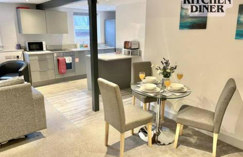 Fantastic convenient 2 Bedroom 2 bathroom Perfect for Stansted Airport, 3 minute walk to Bishops Stortford Train Station! - Foto 14