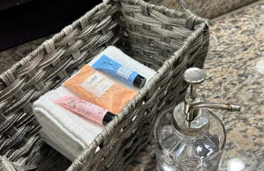 Hidden Gem at Med Center 2BR & 2BA Apartment - Foto 21