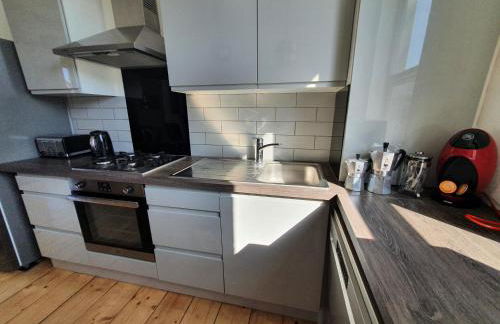 Sunny Apartment with a 10 minute walk to the Sea. - Foto 5