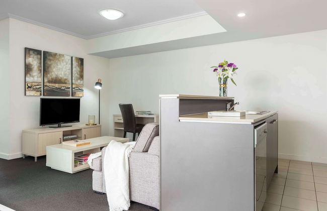 Oaks Brisbane Casino Tower Suites - Photo 22