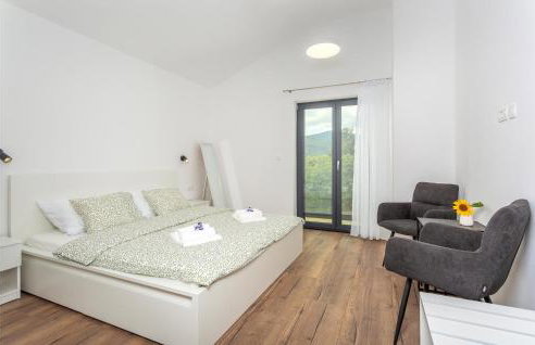 Amazing Home In Jurdani - Foto 29