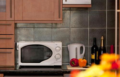 Lace Market Apartments - City Centre - 4 Beds Apartment with 2 Bathrooms and full Kitchen in George Street - close to Victoria Centre Shopping Centre - Parking for Cars & Vans from Five Pounds a Day - Sunday 1pm Check-out - Foto 8