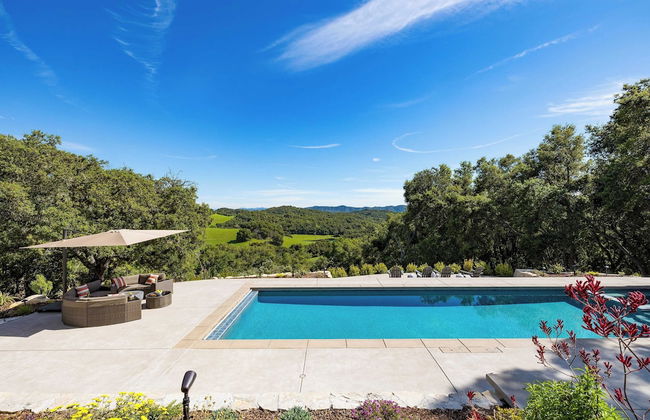 Rancho Robles by Avantstay Vineyard Villa w/ Views, Pool & Privacy - Foto 5
