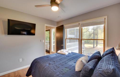 Lakefront Westminster Retreat with Boat Dock! - Foto 17