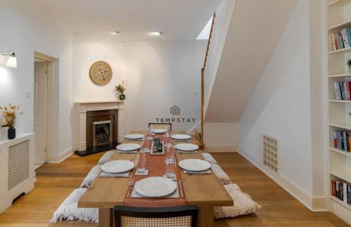 Cosy Family Home Near Thorpe Park & Legoland - Foto 6