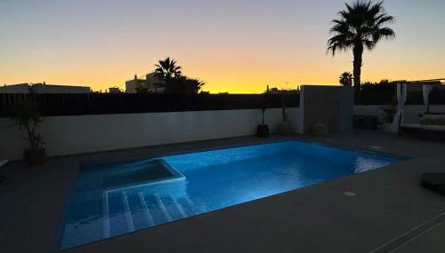 Villa R&M with Pool and Jacuzzi - Photo 4