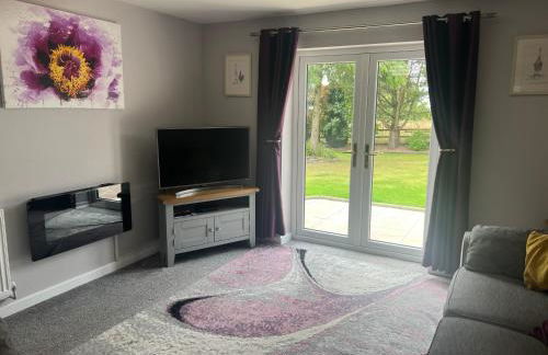 2 bedroom bungalow, 15 minutes to Alton Towers, dog friendly - Foto 31