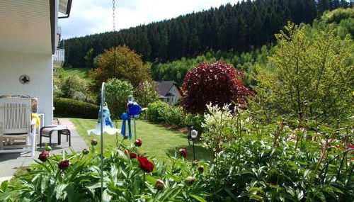 Linn - Photo 5, Garden view